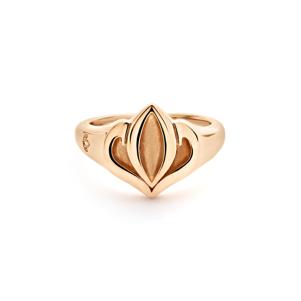 rose gold signet ring